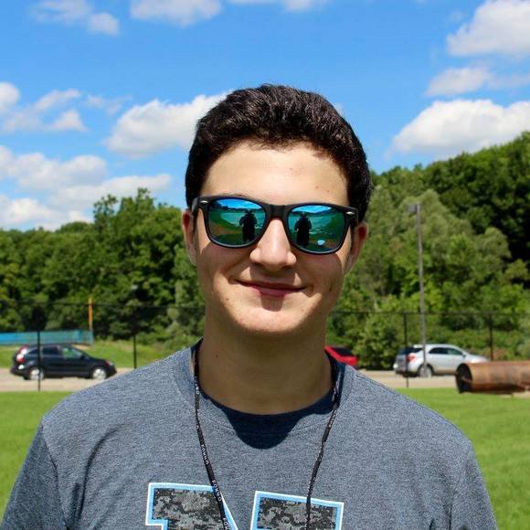 Profile Picture of Sam Awad (@awadsam) on Poshmark