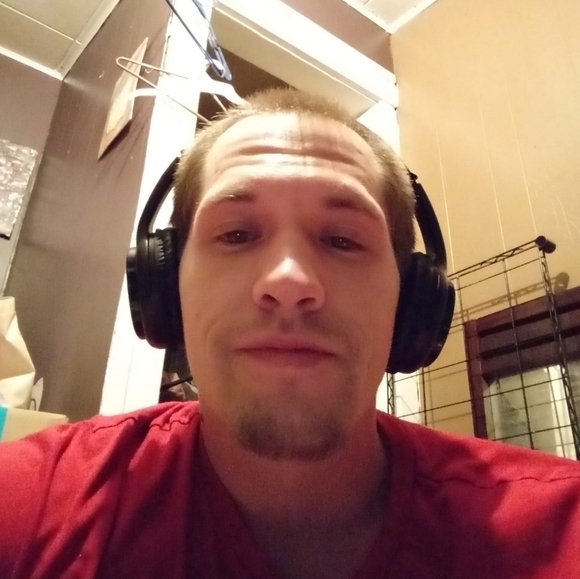 Profile Picture of George Lisle (@bubb1989) on Poshmark