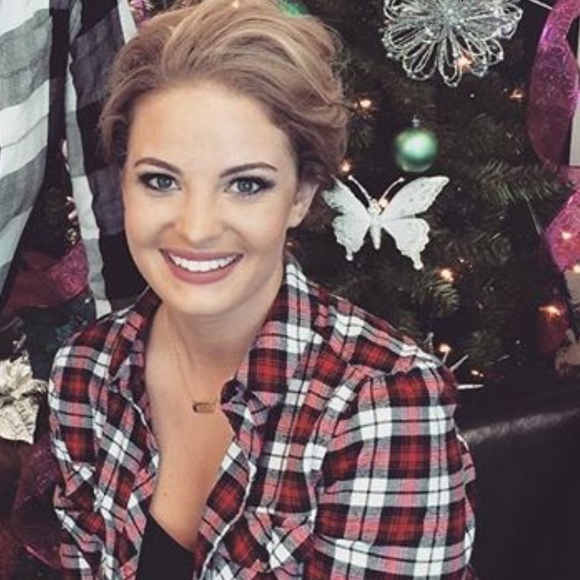 Profile Picture of Megan Buss enright (@mbuss16) on Poshmark