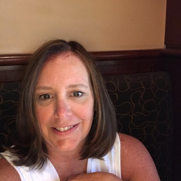 Profile Picture of Pamela Chedester (@pamelachedester) on Poshmark