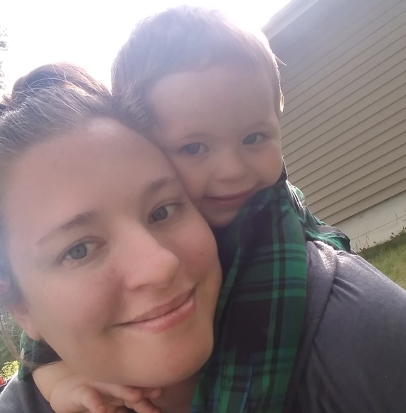 Profile Picture of Tara Esselmann (@proudmomi) on Poshmark