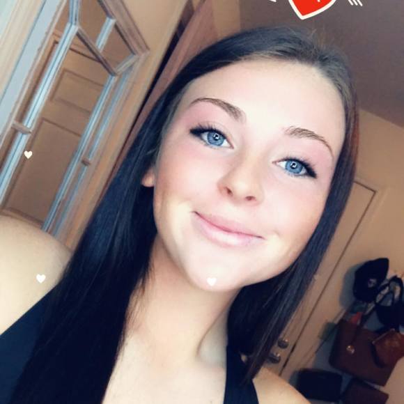 Profile Picture of Miranda Pruitt (@mgage16) on Poshmark