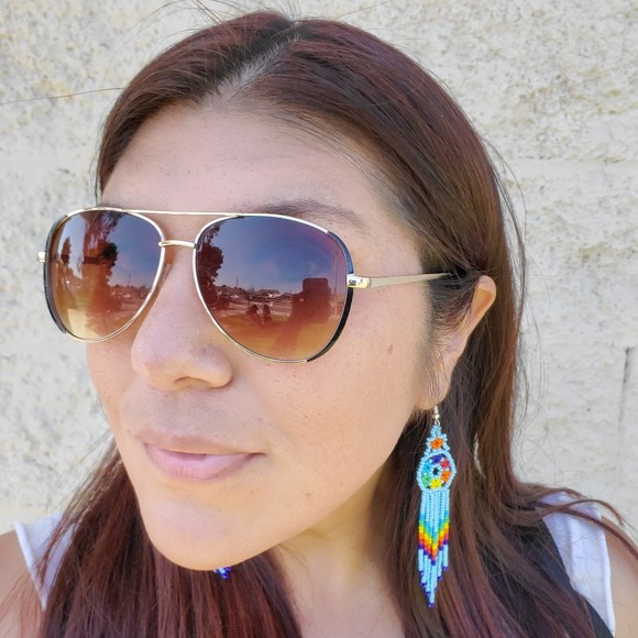Profile Picture of Jennefer Hernandez (@jennefer13) on Poshmark