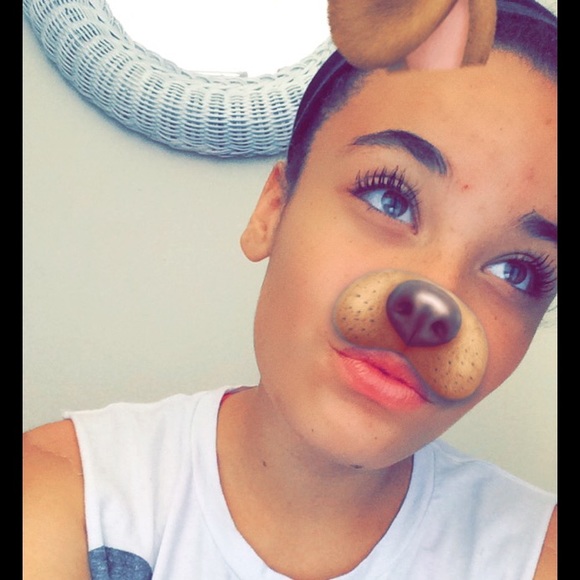 Profile Picture of Olivia Stocking (@livi_duh) on Poshmark