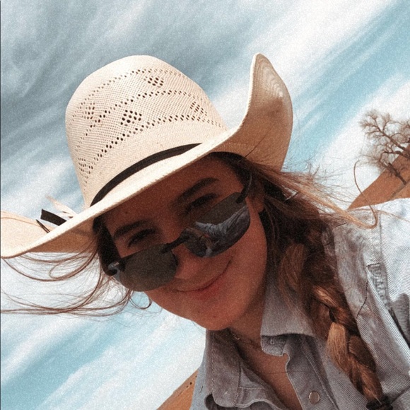 Profile Picture of Whitney Jennings (@wjennings4) on Poshmark