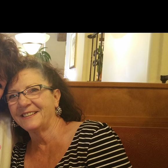 Profile Picture of Missy Beecher (@missyleejean) on Poshmark