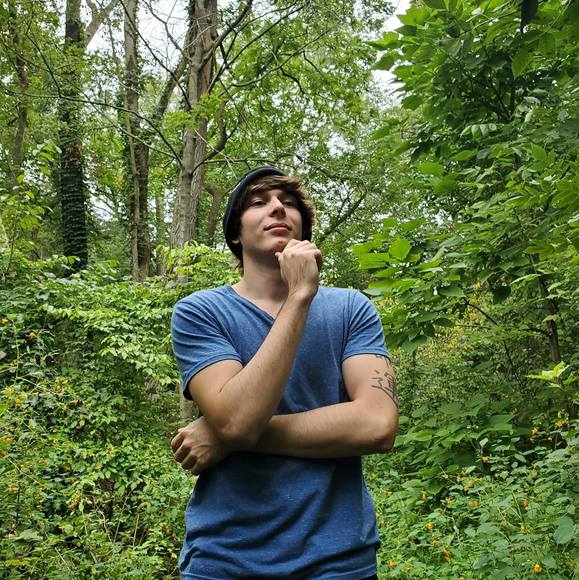 Profile Picture of Sam Nieboer (@samosgood0) on Poshmark