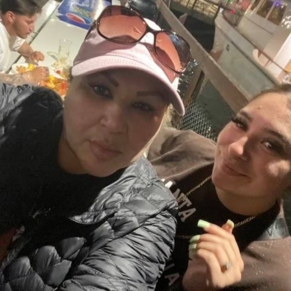 Profile Picture of Paloma Piolin (@palomapiolin) on Poshmark