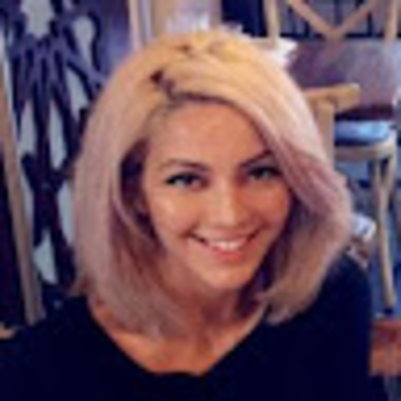 Profile Picture of Lara Alramahi (@laraalramahi) on Poshmark