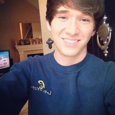 Profile Picture of Travis Wallace (@TravyCole) on Twitter