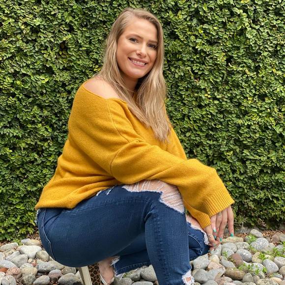 Profile Picture of Julia Herbert (@julz730) on Poshmark