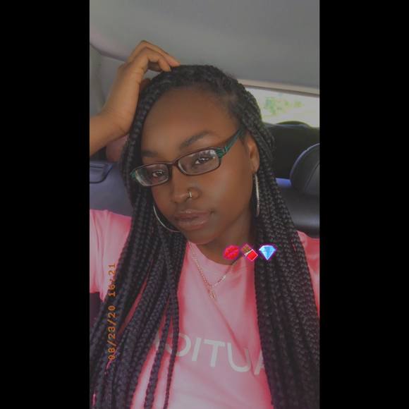 Profile Picture of Daranice Holloway (@dlhw23) on Poshmark