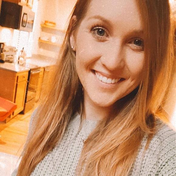 Profile Picture of Johnna Mccowen (@jlmccowen) on Poshmark