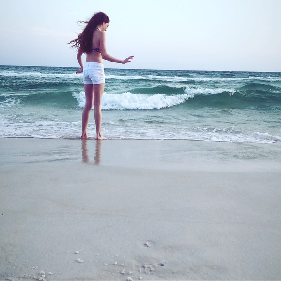 Baylee Peterson - Poshmark Profile Picture of Baylee Peterson (@baybay1718) on Poshmark