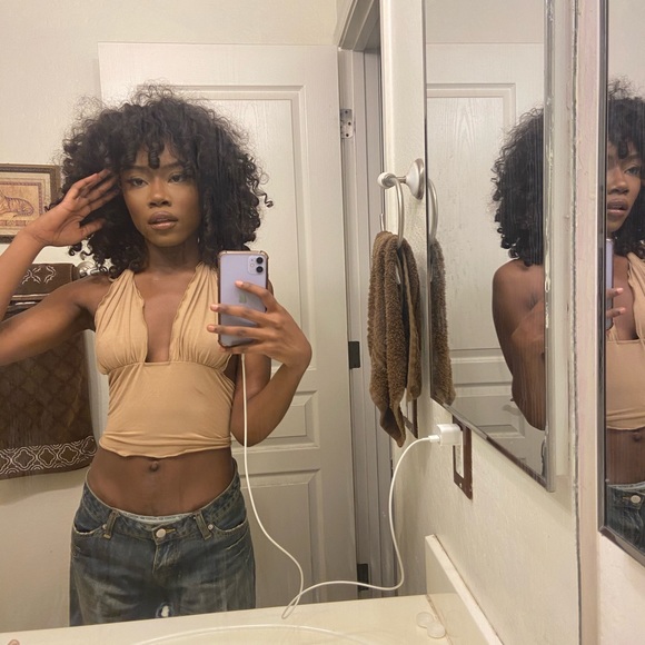 Profile Picture of Sharon Boozer (@ovosharon) on Poshmark