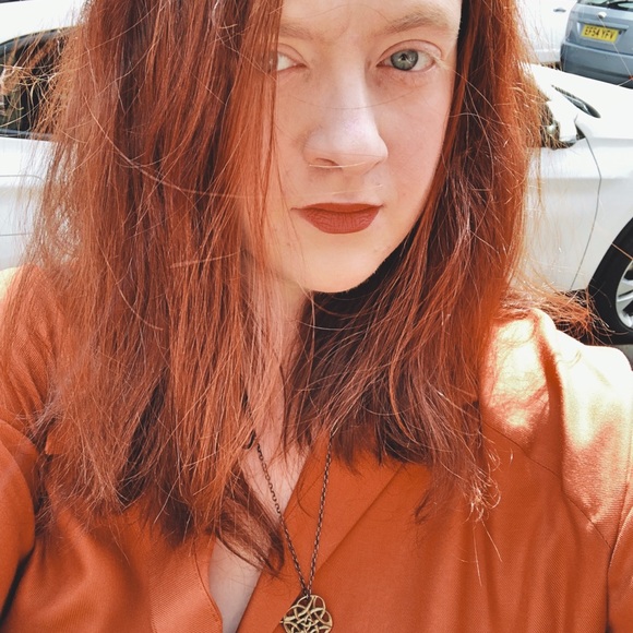 Profile Picture of Ali Schultz (@alicihoest) on Poshmark