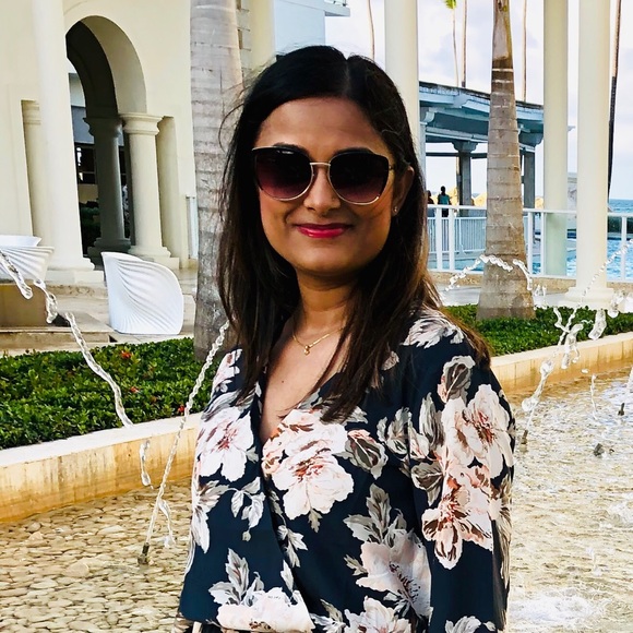 Profile Picture of Sushmita Cosner (@mssush233) on Poshmark