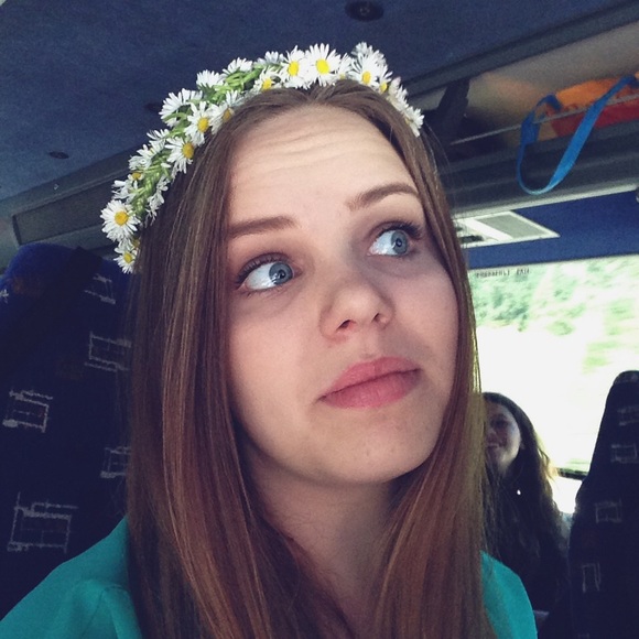 Profile Picture of Emma Gryte (@sweetpeaekg) on Poshmark