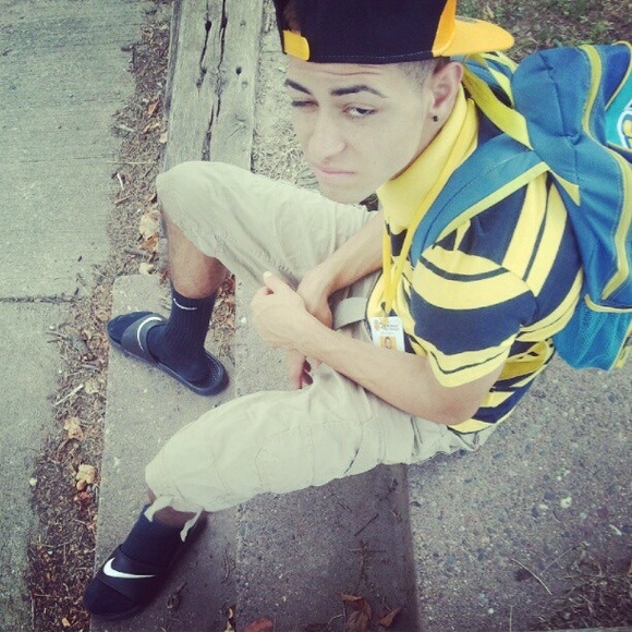 Profile Picture of Aaron Arrington (@arrington3) on Poshmark