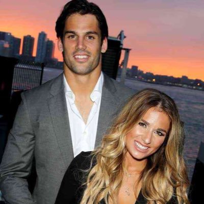 Profile Picture of Eric And Jessie (@_ericandjessie_) on Twitter