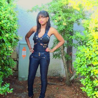 Profile Picture of Demetra Roberts (@demetraroberts) on Twitter