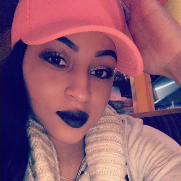 Profile Picture of Brianna Crain (@brianna_noelle) on Poshmark