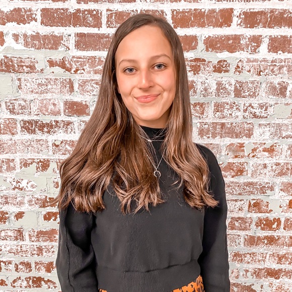 Profile Picture of Macy Grant (@macygranttt) on Poshmark