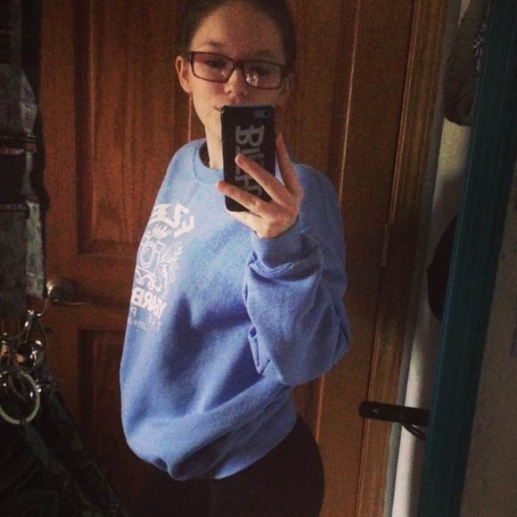 Tia Huett - Poshmark Profile Picture of Tia Huett (@tiahuett) on Poshmark