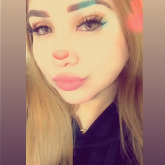 Profile Picture of Shelly Alvarado (@shellypinks_89) on Poshmark