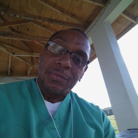 Profile Picture of Aaron Burton (@aaronburton001) on Poshmark