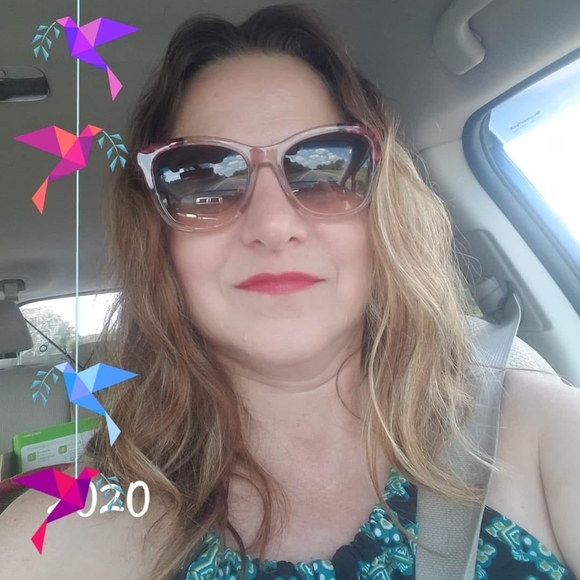 Profile Picture of Denise Olson (@olsoda06) on Poshmark