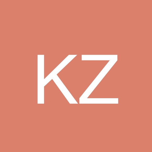 Profile Picture of Kimberly Zachary (@kizzy2727) on Poshmark