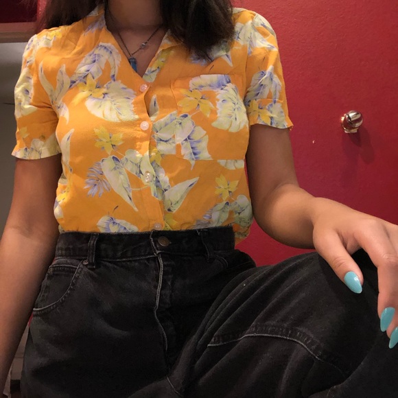 Profile Picture of Nevaeh Gibson (@babbeyd0ll) on Poshmark