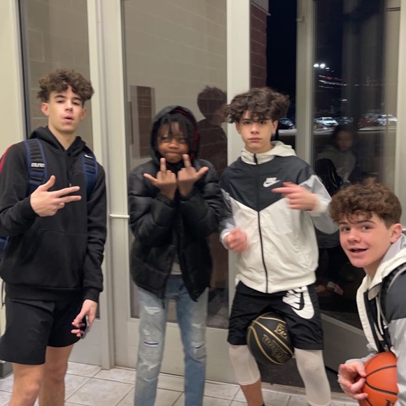 Profile Picture of Luke Townsend (@luke_townsend) on Poshmark