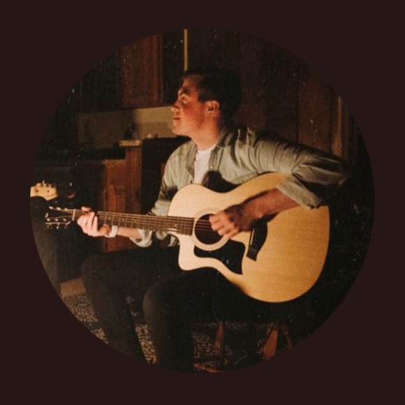 Profile Picture of Pj Thomas (@pthomas2016) on Poshmark