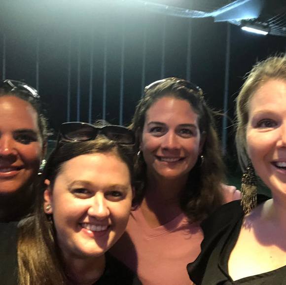 Profile Picture of Ali Umbarger (@umbargera) on Poshmark