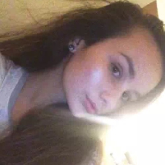 Profile Picture of Asrai Gruenbaum (@asraig) on Poshmark