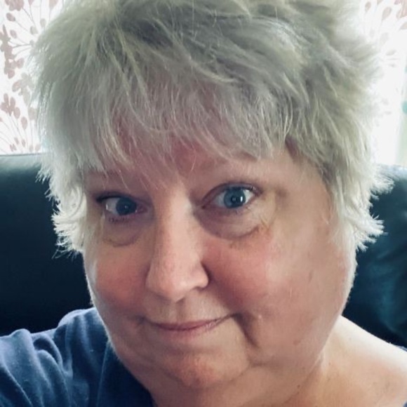 Profile Picture of Debbie Minor (@deborahminor59) on Poshmark