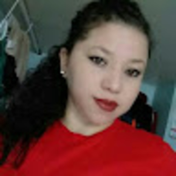 Profile Picture of Karen Aceituno (@karenaceituno8) on Poshmark