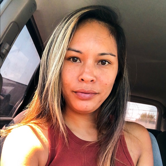 Profile Picture of Deena Ganigan (@ganiganmomma) on Poshmark