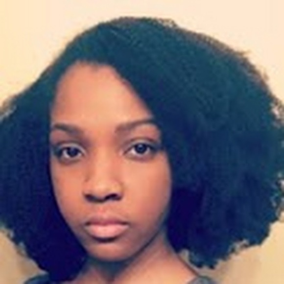 Profile Picture of Deanna Croner (@deannacroner) on Poshmark