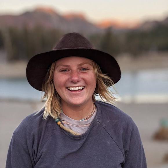 Profile Picture of Annie Keatly (@anniek03) on Poshmark