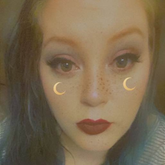 Profile Picture of Julia Thurman (@duffjulia70) on Poshmark