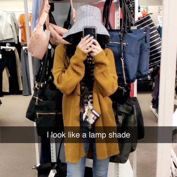 Profile Picture of Emily Andrews (@andreemi_) on Poshmark