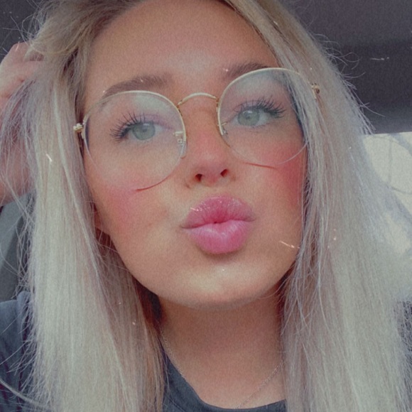 Profile Picture of Casey jo Haney (@ceejhaney) on Poshmark