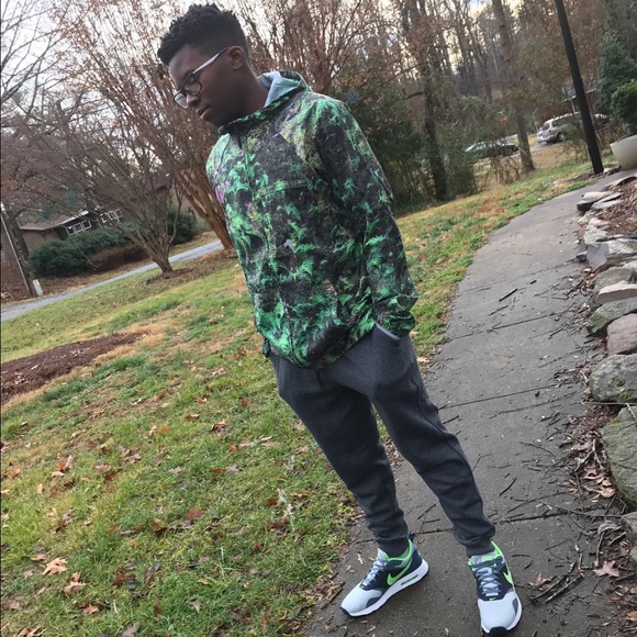 Profile Picture of Devon Pulliam (@devonman) on Poshmark