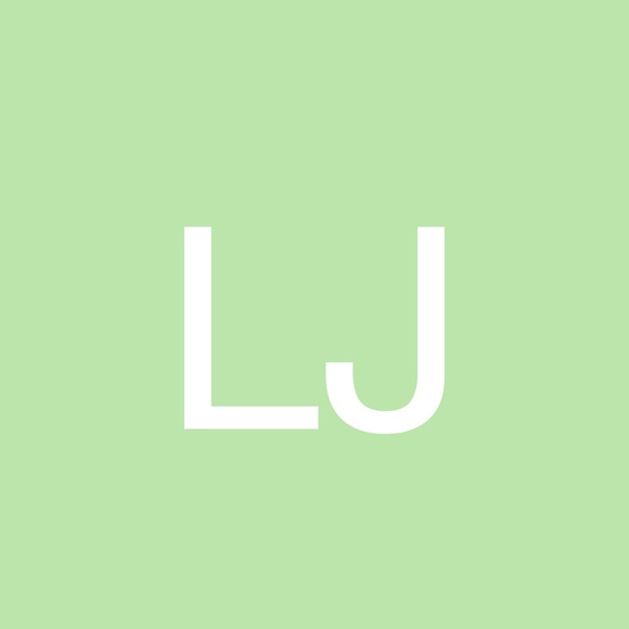 Profile Picture of Luciana Jaramillo (@lucianajaramill) on Poshmark