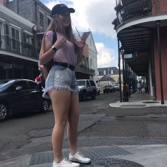 Profile Picture of Katelyn Gillispie (@atelynlatelyn) on Poshmark