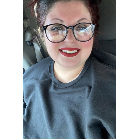 Profile Picture of Heather Rivette (@heatheraline91) on Poshmark