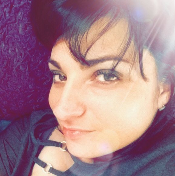 Profile Picture of Katerina Linsky (@katerinalinsky) on Poshmark